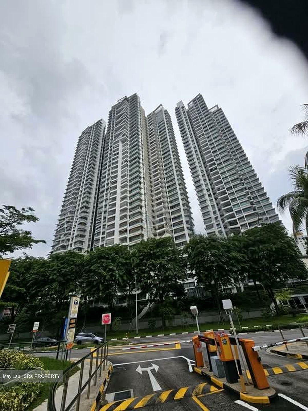 Toa Payoh Central (D12), Retail #570469431